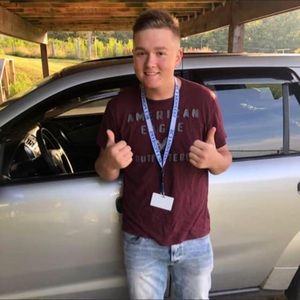 Meet your Posher, Zach